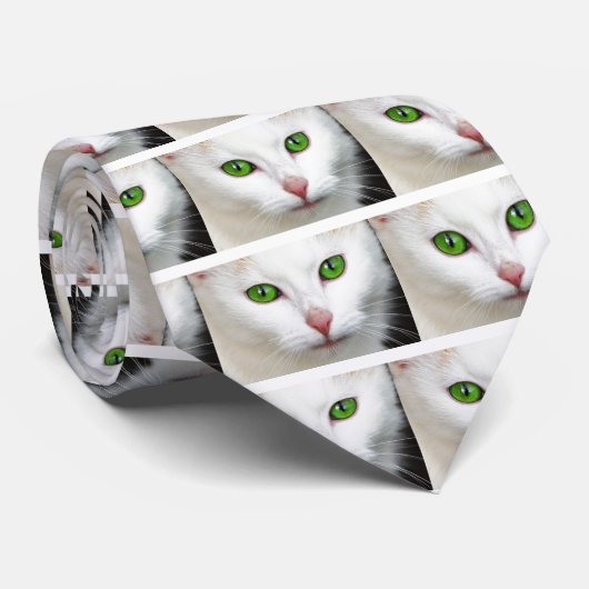 Cravate Chat blanc à l'oeil vert (Roulé)