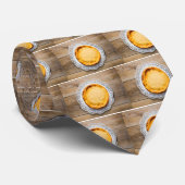 Cravate Cheesecake on rustic wood cake top. (Roulé)