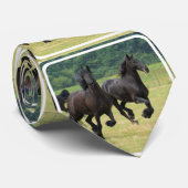 Cravate Chevaux frisons galopants (Roulé)
