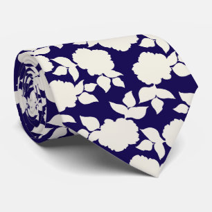 Cravate Chic bleu marine et motif floral blanc