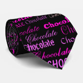 Cravate Chocolat, chocolat, chocolat, dans fuscia. (Roulé)