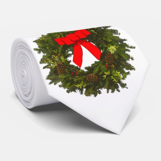 Cravate Christmas Wreath with Pine Cones and Red Bow (Roulé)