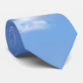 Cravate ciel bleu et nuages moelleux (Roulé)