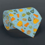 Cravate Citrouille Automne & Motif Squash Turquoise<br><div class="desc">Présentant la collection "Citrouille d'automne et Motif de squash en Turquoise", un mélange parfait de la chaleur de l'automne et des couleurs vibrantes. Cette collection présente de magnifiques citrouilles illustrés et des écrins d'oranges, de jaunes et de verts riches, dressés contre un arrière - plan turquoise chic. Idéal pour ceux...</div>