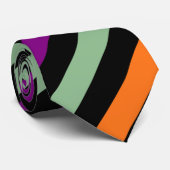 Cravate Citrouille, violet, vert et noir Grandes bandes D. (Roulé)