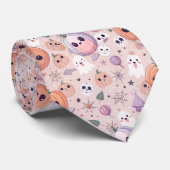 Cravate Citrouilles et fantômes d'Halloween sur rose sans (Roulé)
