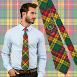 Cravate Clan Buchanan Crest sur Tartan<br><div class="desc">Clan Buchanan badge crête entouré d'une sangle et boucle sur l'arrière - plan tartan. Texte personnalisé.</div>