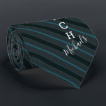 Cravate Coach de volleyball Nom de signature Nom Turquoise<br><div class="desc">Une cravate rayée turquoise adaptée à l'entraîneur de volley qui aime le sport. Il comporte le mot coach sur la moitié inférieure de la cravate et un emplacement pour le vôtre ou le nom signature de votre destinataire du cadeau sous lui.</div>