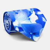 Cravate Cobalt bleu floral élégant bleu hydrangées (Roulé)
