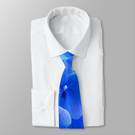 Cravate Cobalt bleu floral élégant bleu hydrangées (Attaché)