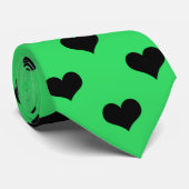 Cravate Cœur d'amour noir sur fond vert (Roulé)