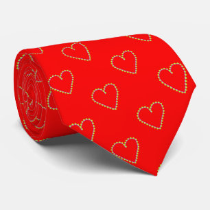 Cravate Coeurs en forme de coeur sur rouge
