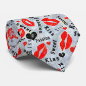 Cravate Coeurs, rouge, noir, empreintes de lèvres, baiser (Roulé)