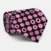 Cravate Cogs - Rose sur Noir (Roulé)