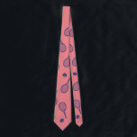 Cravate Cool Marine Blue Tennis Racquets Ball Motif rose<br><div class="desc">Marine et rayures rose et vert Raquettes de tennis Motif Pour lui | Court De Tennis D'Été. Cadeau pour joueur de tennis, raquette marine match de tennis sur un arrière - plan vert. Cadeau personnalisé pour un joueur de tennis. Joueurs de tennis branchés décoration maison. Des cadeaux de joueurs de...</div>