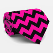 Cravate Cool noir et rose chaud brillant motif Chevron (Roulé)