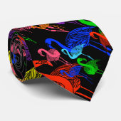 Cravate Costume noir de Flamants roses d'arc-en-ciel (Roulé)