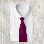 Cravate Couleur solide pourpre tyrienne<br><div class="desc">Couleur solide pourpre tyrienne</div>