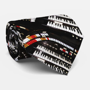 Cravate Cravate, clavier antique d'organe, répétitions de