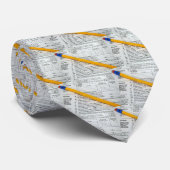 Cravate crayon jaune sur formulaire fiscal (Roulé)