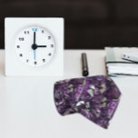 Cravate Cristaux d'Améthyste Carrelés<br><div class="desc">Cette cravate présente une photo carrelée de cristaux améthystes. Cette cravate ferait un merveilleux cadeau de Fête des pères pour une peau de roche.</div>