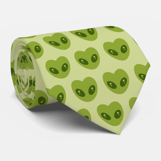 Cravate Cute Green Heart-Shaped Alien Head Pattern (Roulé)
