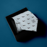 Cravate Dachshunds Chiens Motif Monogramme<br><div class="desc">Fun Dachshunds chiens motif sur un arrière - plan bleu clair aéré. Personnalisez avec un monogramme pour en faire un cadeau parfait pour les propriétaires de Daschund. Vous cherchez une couleur différente ? Pas de problème ! Cliquez simplement sur le bouton "Personnaliser" et sélectionnez la couleur arrière - plan de votre...</div>