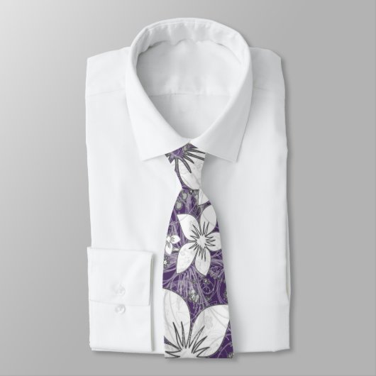 Cravate Dainty Floral Scroll sur Plum (Attaché)