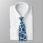 Cravate Damas florale bleu marine et bleu clair<br><div class="desc">Elégant damas floral bleu marine foncé sur une couleur arrière - plan changeable bleu clair.</div>