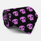 Cravate Dark Purple Mauve Black Skulls Pattern Mens (Roulé)