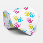 Cravate de mains de couleurs (Roulé)