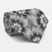 Cravate de marguerites argentées (Roulé)