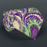 Cravate de Mariage Paisley violet et vert<br><div class="desc">Elégante Peacock Colors Purple Green et Gold pour le thème Mariage Roaring 20, Gatsby ou Mehndi Indian Paisley Peacock. Mehndi Indian Paisley Cravate de mariage Peacock Vintage pour les garçons. Père de la mariée, Père de la chambre, Groomsman, Best Man et Groom. Paisley vintage inspirée avec la plume (plumes) Inspiré...</div>