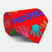 Cravate de pédiatre pour la conception de mains de (Roulé)