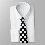 Cravate de points Polka noir et blanc<br><div class="desc">Ajoutez un peu d'intérêt à votre tenue d'affaires grâce à cette cravate à points polka moderne. Customisez en changeant la couleur des points à votre préféré.</div>