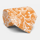 Cravate Dentelle vintage blanche motif sur orange (Roulé)