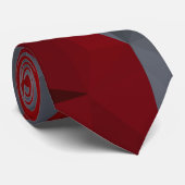 Cravate Des triangles gris, rouges disposés aléatoirement. (Roulé)