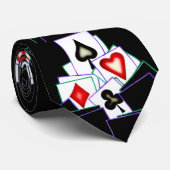 Cravate Design de carte de 4 costumes sur le noir (Roulé)