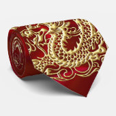 Cravate Dragon doré embossé sur impression de satin rouge (Roulé)