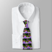 Cravate Dragonfly rouge sur Violet Violet Fleurs (Attaché)