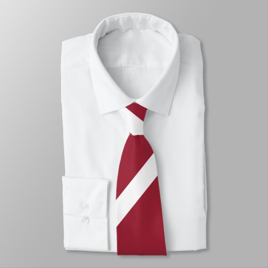 Cravate Drapeau/armoiries de Lettonie (Attaché)