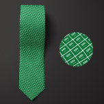 Cravate Drapeau du Motif saoudien<br><div class="desc">Drapeau de l'Arabie Saoudite Motif Necktie met en évidence les couleurs nationales du pays de loin en utilisant un design habile en angle. Après un examen plus attentif,  le motif reproductible et transparent de minuscules drapeaux présente la bannière nationale du pays d'une manière esthétique et agréable.</div>