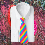 Cravate Drapeau transexuel, rayures et fidélité<br><div class="desc">Cravate (affaires) : Symbole communautaire Pansexual Flag & Pride pour la communauté pansexuelle afin d'accroître sa visibilité et sa reconnaissance,  et de se distinguer de la bisexualité. Les couleurs cyan,  magenta et jaune sont celles de ceux qui s'identifient comme des hommes,  des femmes et des personnes non-binaires.</div>