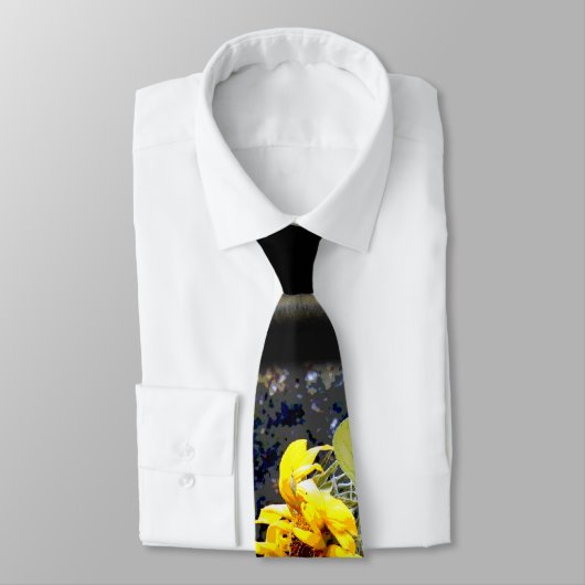 Cravate du tournesol 1 (Attaché)