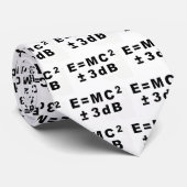 Cravate E=MC carré, plus/sans le DB 3 (Roulé)