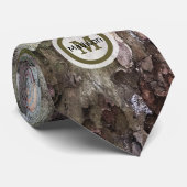 Cravate Écorce camouflée verte et brune motif Monogramme (Roulé)