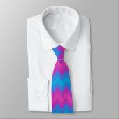 Cravate Écrans chic : Chevrons magenta, violet et bleu (Attaché)