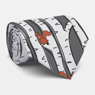 Cravate Écureuils dans les bouleaux sur gris, glands sous