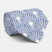 Cravate Elégant Art Déco Blanc Sur Arrière - plan Bleu Cla (Roulé)
