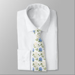 Cravate Elégant Motif de fleurs d'hydragea bleu<br><div class="desc">Élevez votre style avec cette cravate élégante avec un beau motif bleu hydrangée à fleurs. Parfait pour les mariages,  les événements formels ou le raffinement quotidien,  il ajoute une touche raffinée et intemporelle à toute tenue. Un excellent cadeau pour les hommes d'affaires,  les professionnels ou les occasions spéciales.</div>